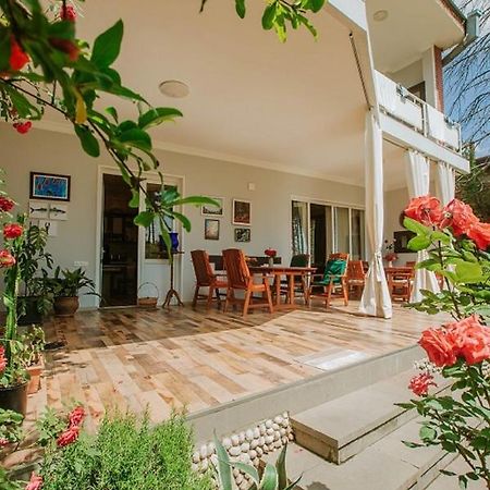 Neli & Zaal Guest House Telawi Exterior foto