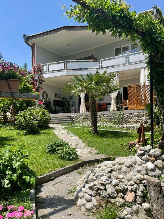Neli & Zaal Guest House Telawi Exterior foto
